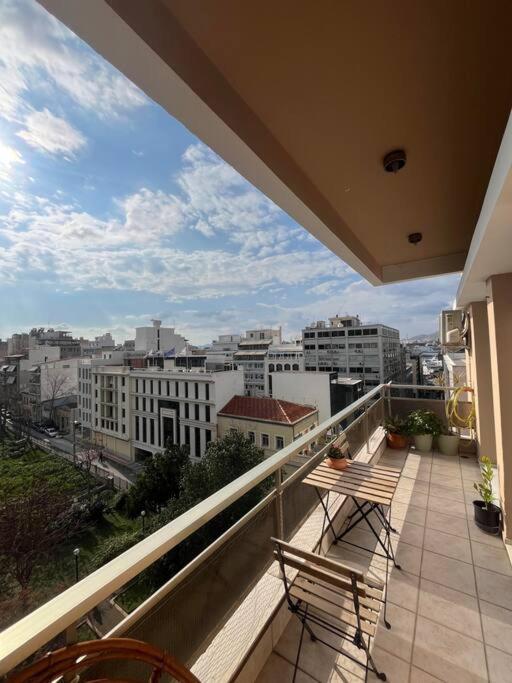Maria'S Sunlit Apartment Pireusz Kültér fotó